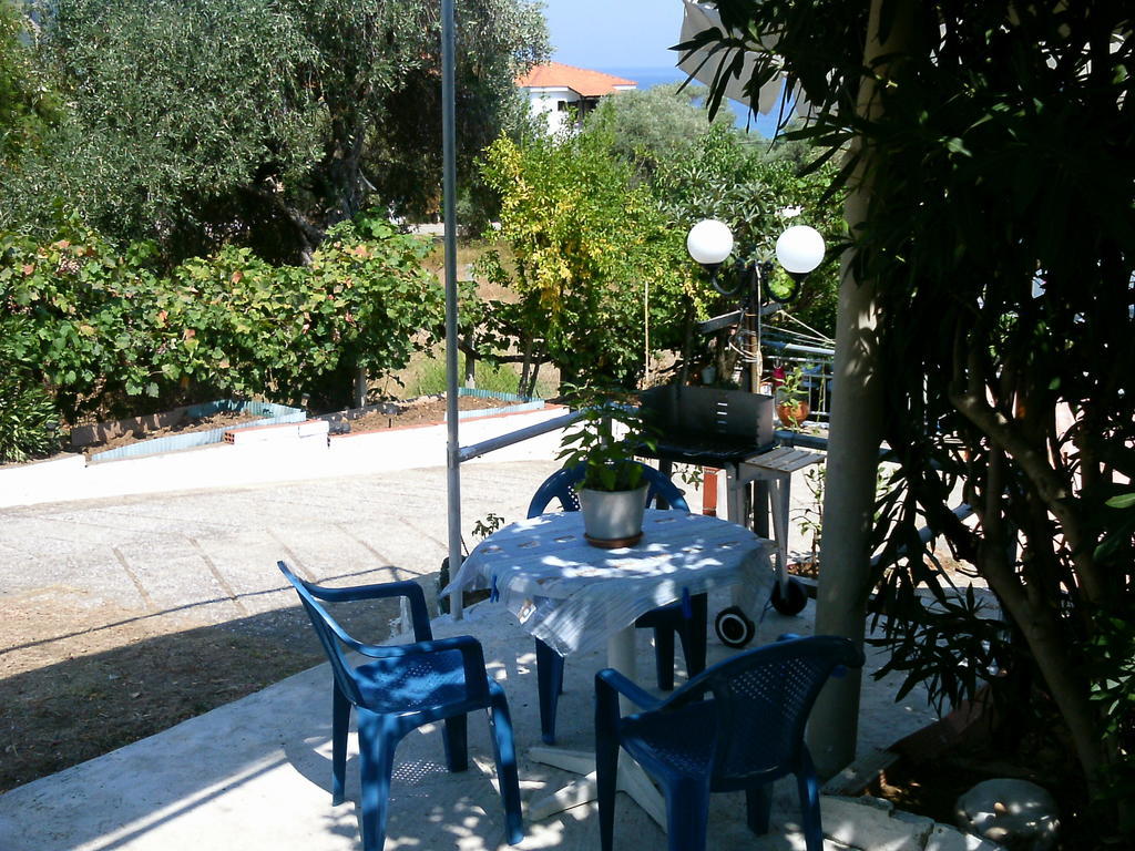 House Mantesos Apartment Koinira Exterior foto
